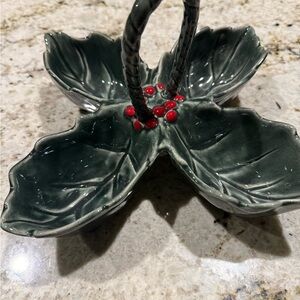 Elegant Dark Green Holly Leaf-Shaped Ceramic Condiment Dish